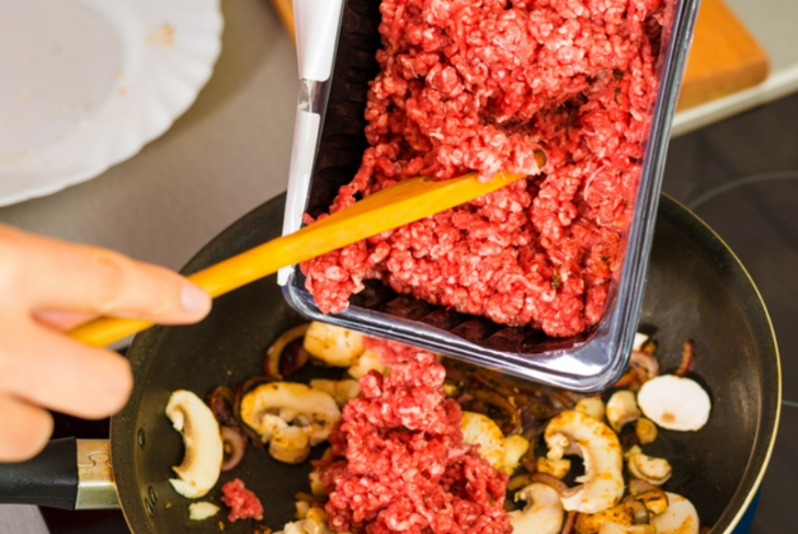 Mutfağın kapısından içeri sokmayın: Kalbinizi çürütüyor! Sağlığınız için en kötü yiyecekler G2