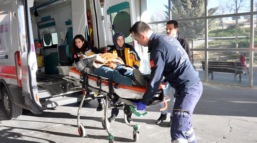 Yolda yürürken bir anda yere yığıldı! Tüfekle bacaklarından vurdular