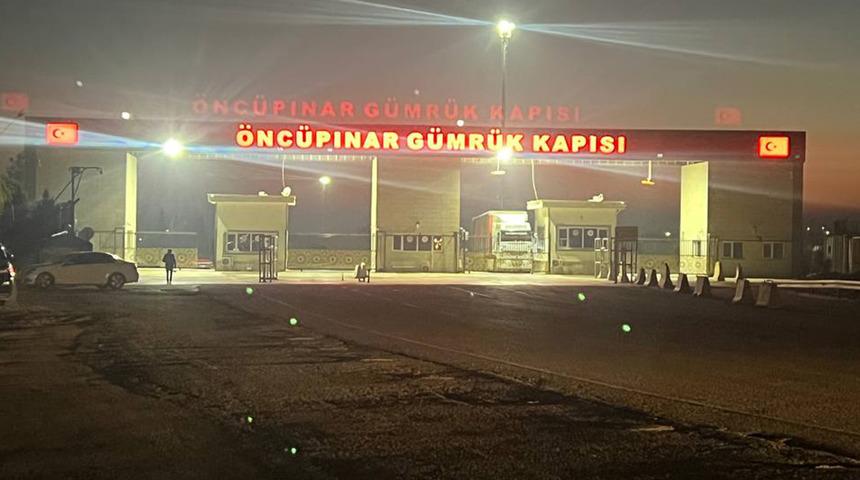 Kilis'te sınır bölgesine YPG/PKK’lı teröristlerce atılan roketler düştü! 