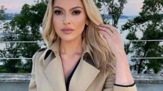 Hadise’nin derin göğüs dekolteli ayna pozları sosyal medyayı salladı! “Ayna ayna söyle bana...”