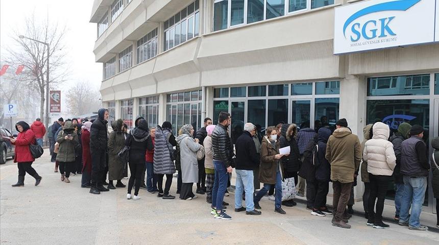 Sözleşmeliye kadro teklifi yasalaştı! Şimdi sıra EYT'de! Takvim netleşiyor