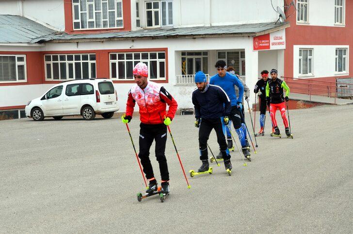 Yeteri kadar kar yağmayınca çareyi asfaltta buldular: "Yine de başarılı olmak için elimizden geleni yapacağız" G5