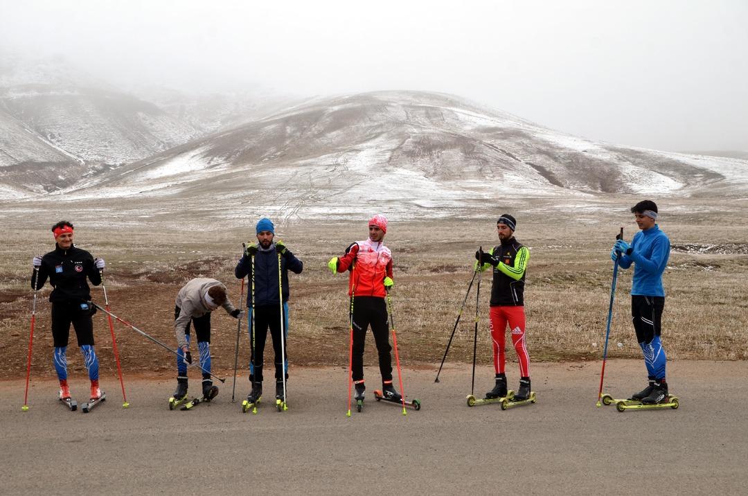 Yeteri kadar kar yağmayınca &ccedil;areyi asfaltta buldular: "Yine de başarılı olmak i&ccedil;in elimizden geleni yapacağız"