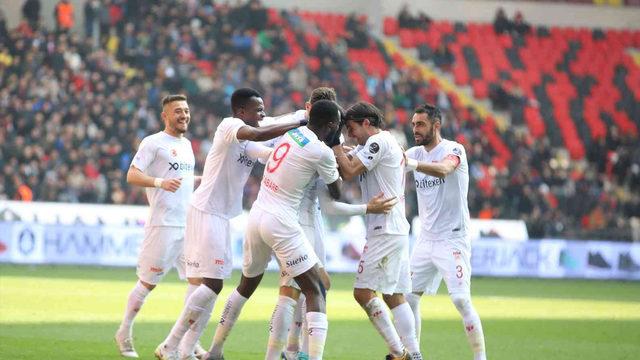 Sivasspor ligde 4. galibiyetini aldı! Gaziantep FK'yı deplasmanda mağlup ettiler