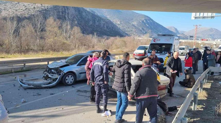 Amasya'da trafik kazası! 5 kişi yaralandı