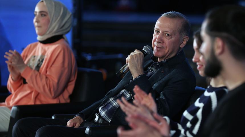 Cumhurbaşkanı Erdoğan'dan altılı masaya sert sözler: 'Gel' deyince gelecek, 'Sus' deyince susacak kukla aday arıyorlar