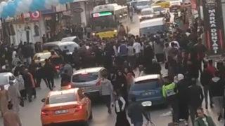 Esenyurt'taki düğünde omuz atma kavgası! Kız ve erkek tarafı birbirine girdi: Yaralılar var