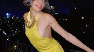 Zeynep Bastık sahnelere döndü! Tarzını görenler Ev hali daha iyi dedi