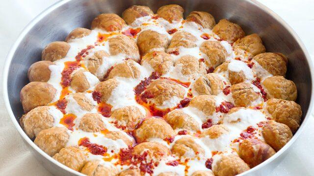 Gelinim Mutfakta Pratik Boşnak mantısı tarifi! Bol yoğurtlu Pratik Boşnak mantısı nasıl yapılır?