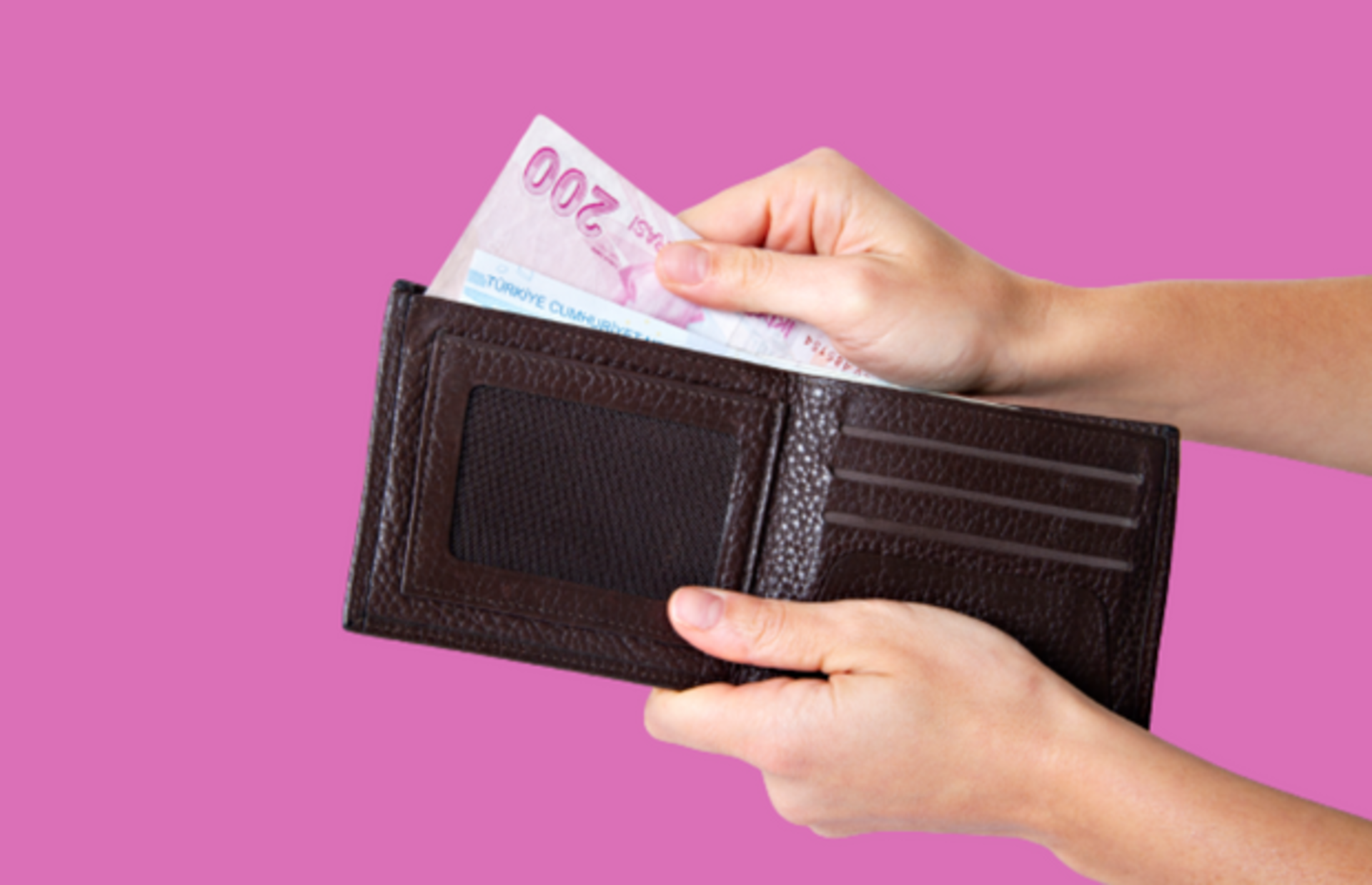 "Alt tarafı cüzdan" deyip geçmeyin! İçinde taşıyacağınız paradan çok daha yüksek fiyata sahip cüzdanlar