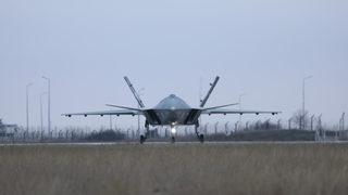 Türkiye’nin ilk insansız savaş uçağı Bayraktar KIZILELMA sistem tanımlama test uçuşunu başarıyla tamamladı