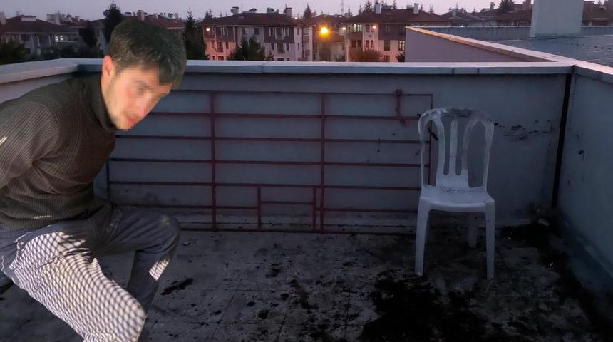 Villanın bahçesinde oynayan 8 yaşındaki çocuğu fidye için kaçırdı! Çatıya çıkardığı çocuğa dehşeti yaşattı