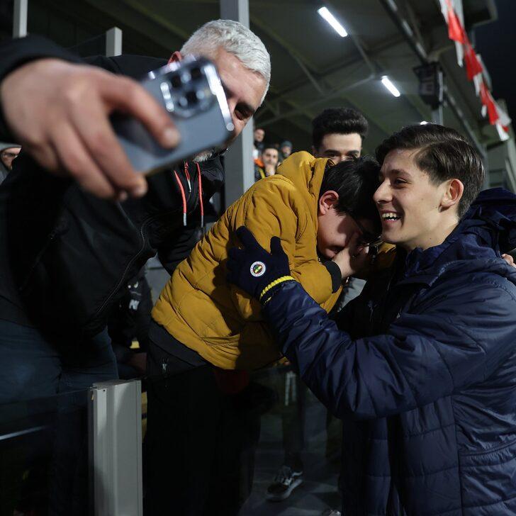 Ümraniyespor maçında oynamasa da Fenerbahçe'nin en çok konuşulan ismi Arda Güler oldu! Hüngür hüngür ağladı...  G3