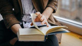 Yolculukta Bir Şey Okurken Neden Midemiz Bulanıyor?