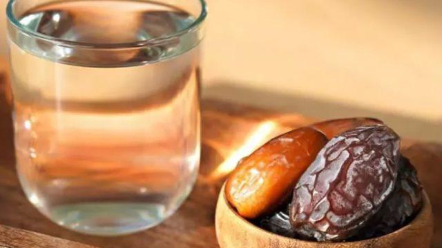 ORUÇ AÇMA DUASI: Oruç nasıl açılır, oruç açılırken nasıl niyet edilir? İftarda okunacak dua Arapça okunuşu ve Türkçe anlamı