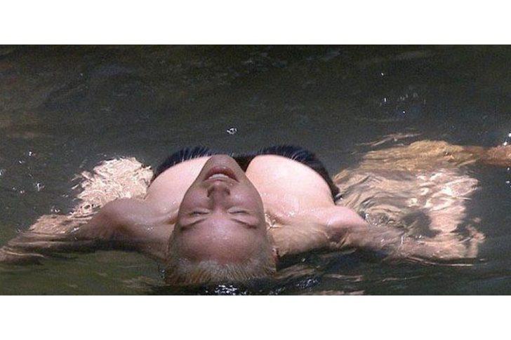 Emily Scott'tan üstsüz pozlar! G2