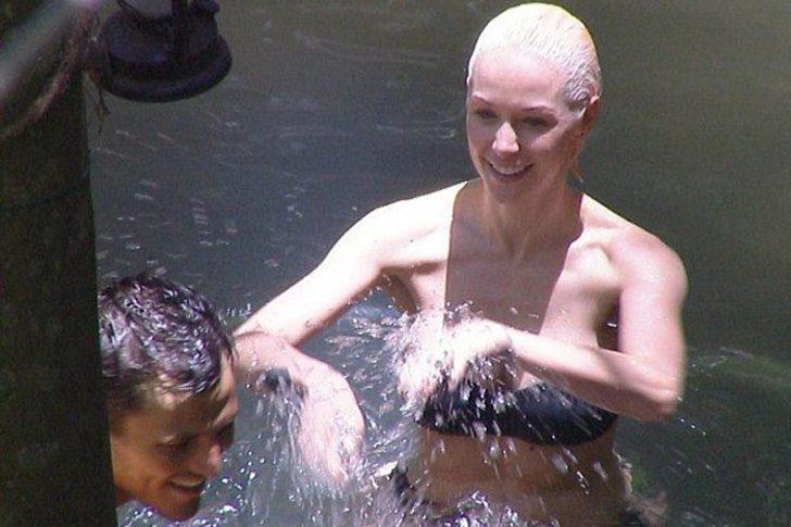 Emily Scott'tan üstsüz pozlar! G5