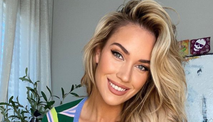 İyice alıştı! Bu kez göğüslerini ön plana çıkarttı