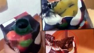 Gizemli siyah cisim ürküttü! Marketten alıp eve geldi, çalkalayınca tuhaflık sezdi: Cipslerdeki ölü farelerden sonra şimdi de...