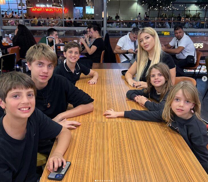 Icardi, Wanda Nara'dan intikamını soğuk soğuk aldı! Alışveriş esnasında eli boş kalan Wanda Nara öfkeden etrafa saldırdı! G4