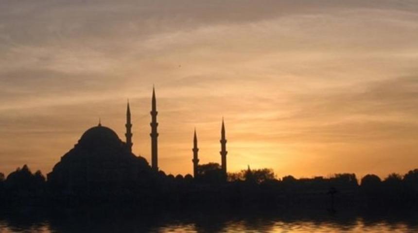 MİRAÇ KANDİLİ NAMAZI nasıl kılınır, kaç rekat? Diyanet'e göre adım adım Miraç Kandili namazı kılınışı...