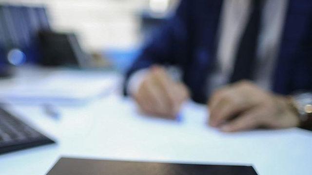 Sözleşmeli personele kadroda yeni düzenleme sinyali! 140 bin personel daha…