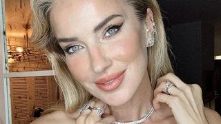 46 yaşındaki Burcu Esmersoy küvet pozlarını paylaştı! Takipçileri sessiz kalamadı