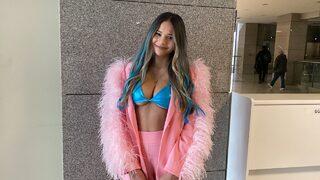 Müstehcen fotoğrafları yüzünden yargılanan fenomen Merve Taşkın beraat etti! Duruşmaya sütyenle geldi