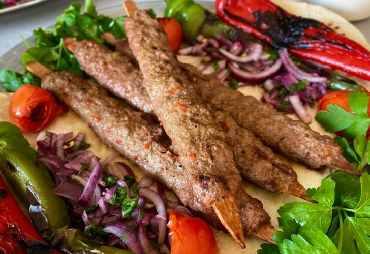 Gelinim Mutfakta Adana kebabı tarifi! Evde Adana kebabı nasıl yapılır?