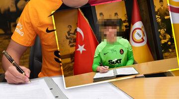 Galatasaray'da imzalar bitmiyor! Sarı-Kırmızılılar'dan bir iç transfer hamlesi daha... Emirhan Kayar ve Jankat Yılmaz ile sözleşme uzatıldı! 