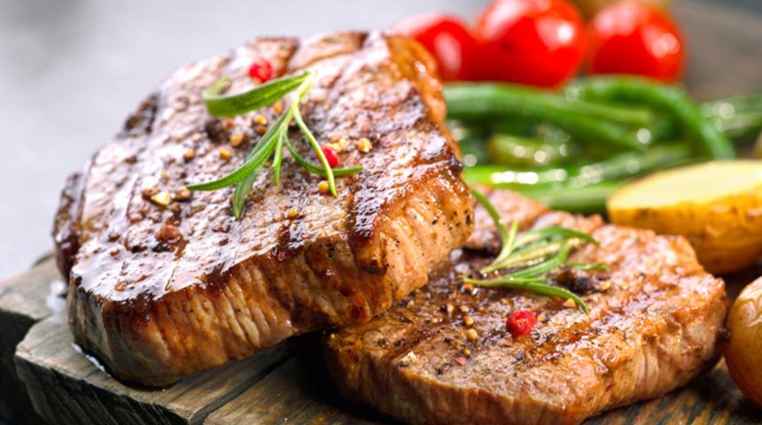 Lokum gibi bonfile yapmak hiç de zor değil! İşte Zuhal Topal'la Yemekteyiz lokum bonfile tarifi