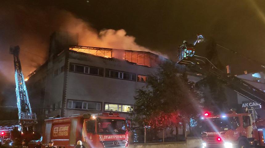 İstanbul Pendik'te fabrika yangını! Çok sayıda ekip müdahale etti