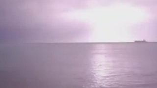 Meteoroloji uyarmıştı! İzmir Çeşme'de sağanak yağış başladı, şimşekler geceyi aydınlattı