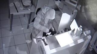 Lokantanın ortasına büyük tuvaletini yaptı! Mide bulandıran olayda 'Bu kadar da olmaz' dedirten ayrıntılar