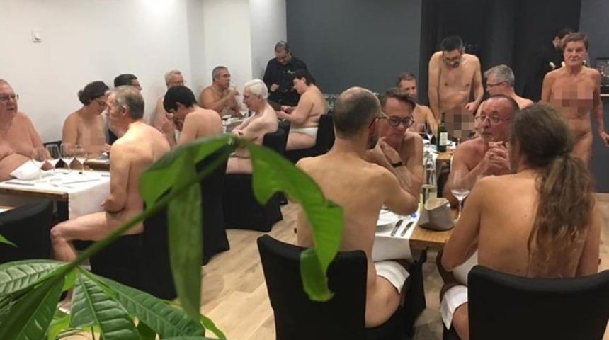 &Ccedil;ıplaklar restoranı a&ccedil;ıldı! İlk yemekler yendi