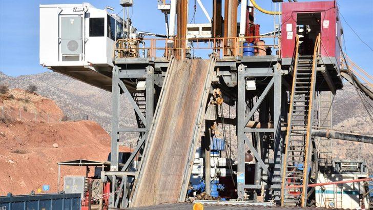 Her metrekareden petrol fışkırıyor! Yeni rezerv sinyali: Bakan Dönmez o bölgeyi açıkladı G2