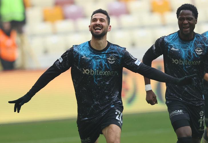 Adana Demirspor Sivasspor'u deplasmanda 2-1 mağlup etti! Eski Galatasaraylı Emre Akbaba boş geçmedi