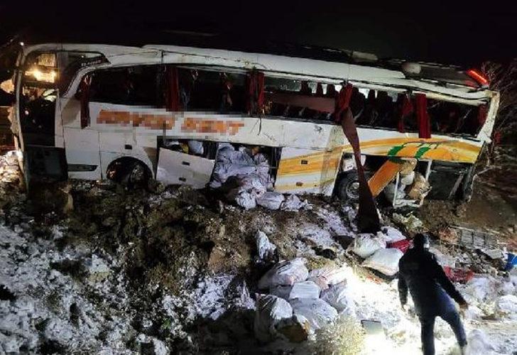 SON DAKİKA | Kayseri'de yolcu otobüsü şarampole devrildi! Ölü ve yaralılar var