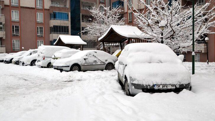 Kar yağışı İstanbul'a giriş yaptı; Bitlis, Muş, Van, Hakkari ve birçok il beyaza büründü! G4