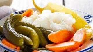 Gerçek turşucudan kütür kütür turşu tarifi! Turşuların erimemesi için...