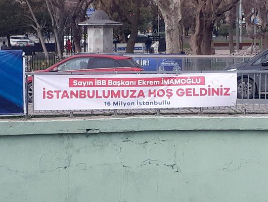 Şehrin en işlek noktalarına asıldı! "İstanbul'umuza hoş geldiniz"