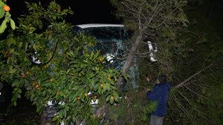 Manisa'da yolcu otobüsü ile kamyonetin çarpışması sonucu 7 kişi yaralandı