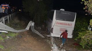 Manisa'da yolcu otobüsü ile kamyonet çarpıştı: 7 kişi yaralandı