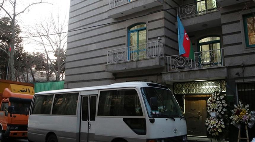 Azerbaycan'ın Tahran Büyükelçiliğinin personeli tahliye edildi