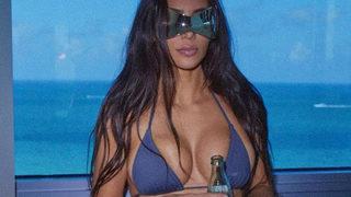 Kim Kardashian, Oprah'ın partisi için çok cesurdu! Göğüs uçlarının belli olmasını umursamadı