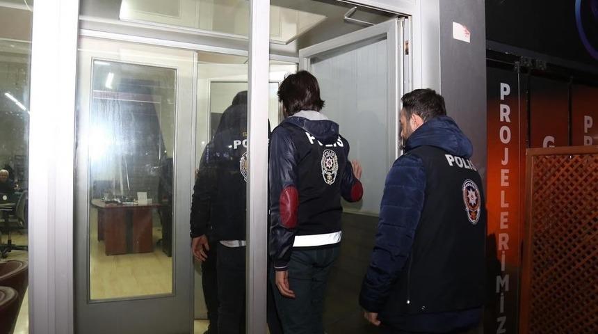 Samsun&rsquo;da 99 aranan şahıs yakalandı, 56 bin sentetik hap ele ge&ccedil;irildi, 95 ara&ccedil; trafikten men edildi