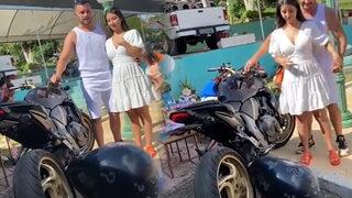 Bu cinsiyet öğrenme partisini görenler şaştı kaldı! Motosikletin egzozuna bağladılar... Bomba gibi patladı