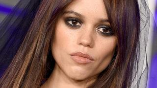 Wednesday yıldızı Jenna Ortega gecelikli pozuyla beğeni butonunu çökertti