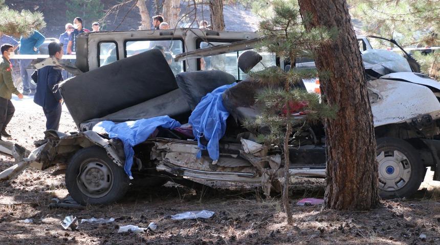 'Uzun süredir bunu söylemedim ama...' 5 öğrenciye mezar olmuştu! Afyonkarahisar'daki Türkiye'yi yasa boğan kazayla ilgili servis şoföründen şoke eden iddia