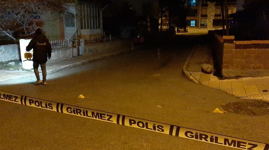 Çorum'da bir kişi kardeşini ve diğer kardeşinin oğlunu silahla yaraladı